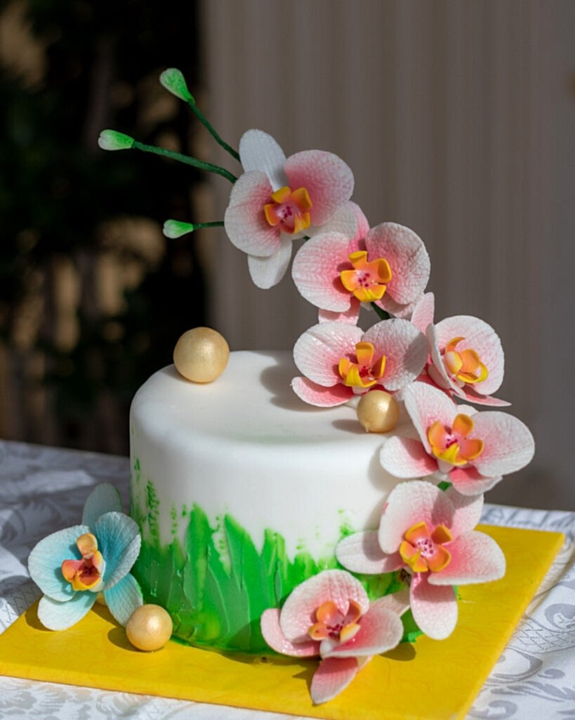 Cake with flowers decoration.